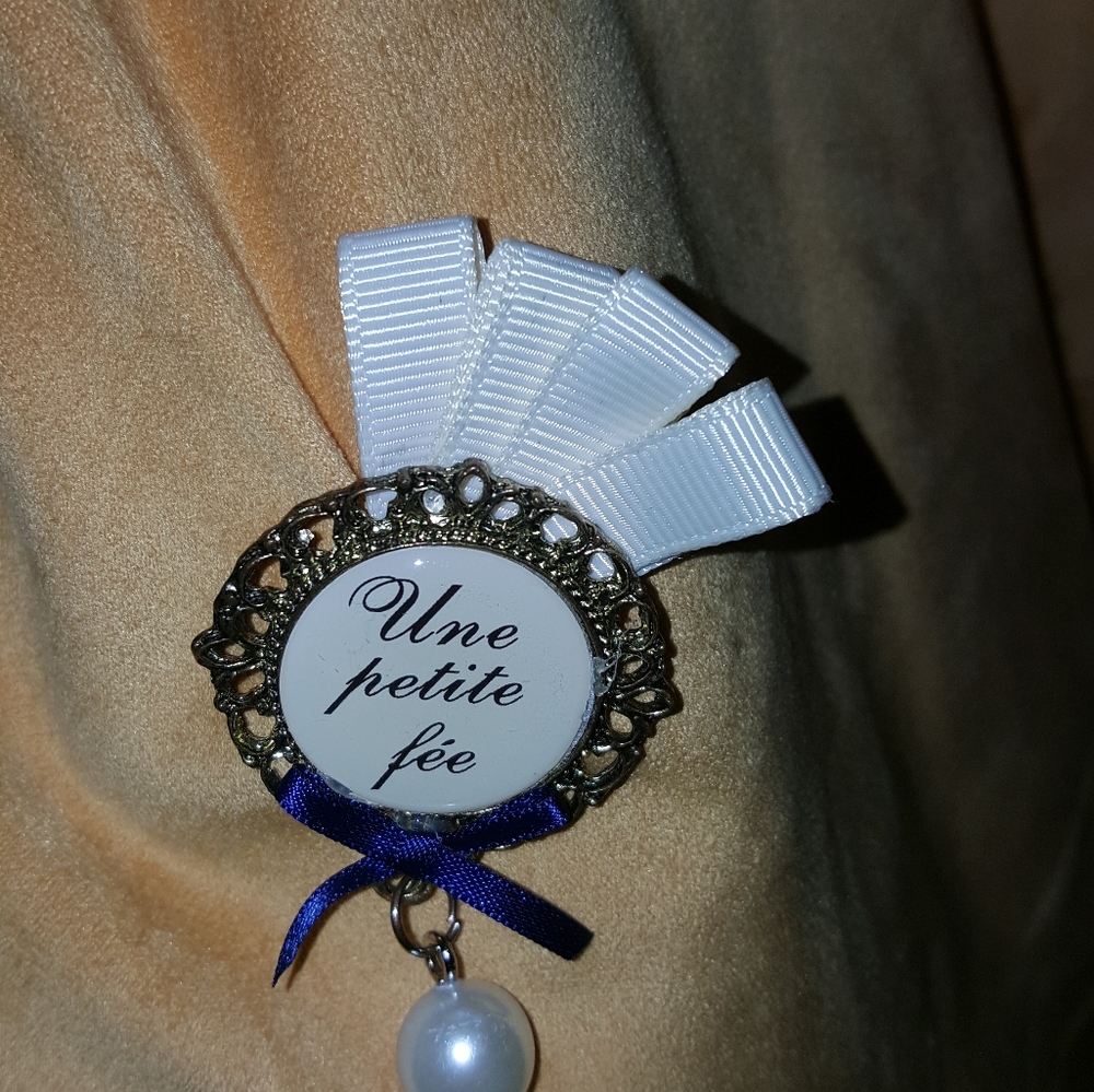 Clothea - Picture 2 of 3